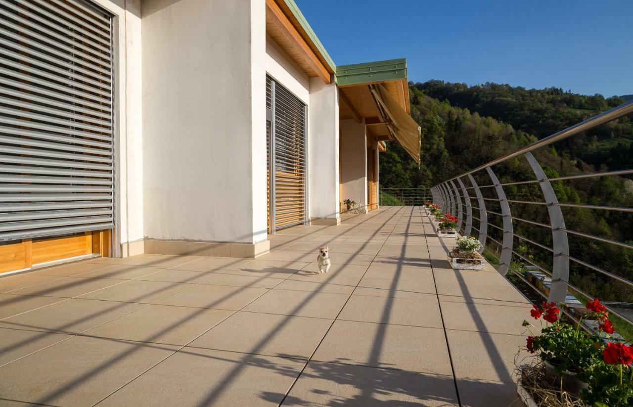פיזונייה Agriturismo Alveare Sul Lago מראה חיצוני תמונה